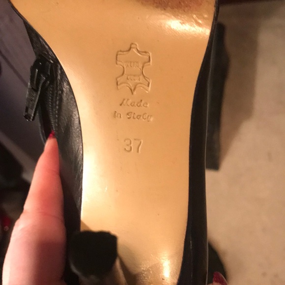 Andrew Stevens leather Boots Made in ITALY Romantic Ruffle Edge side Buttons - Picture 5 of 5